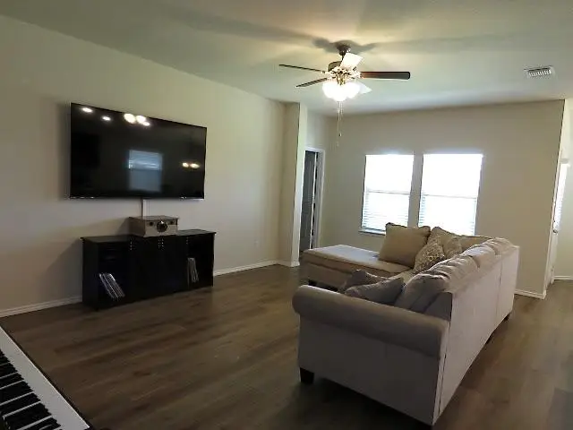 160 Pivot Dr, Taylor, TX 76574 - #3