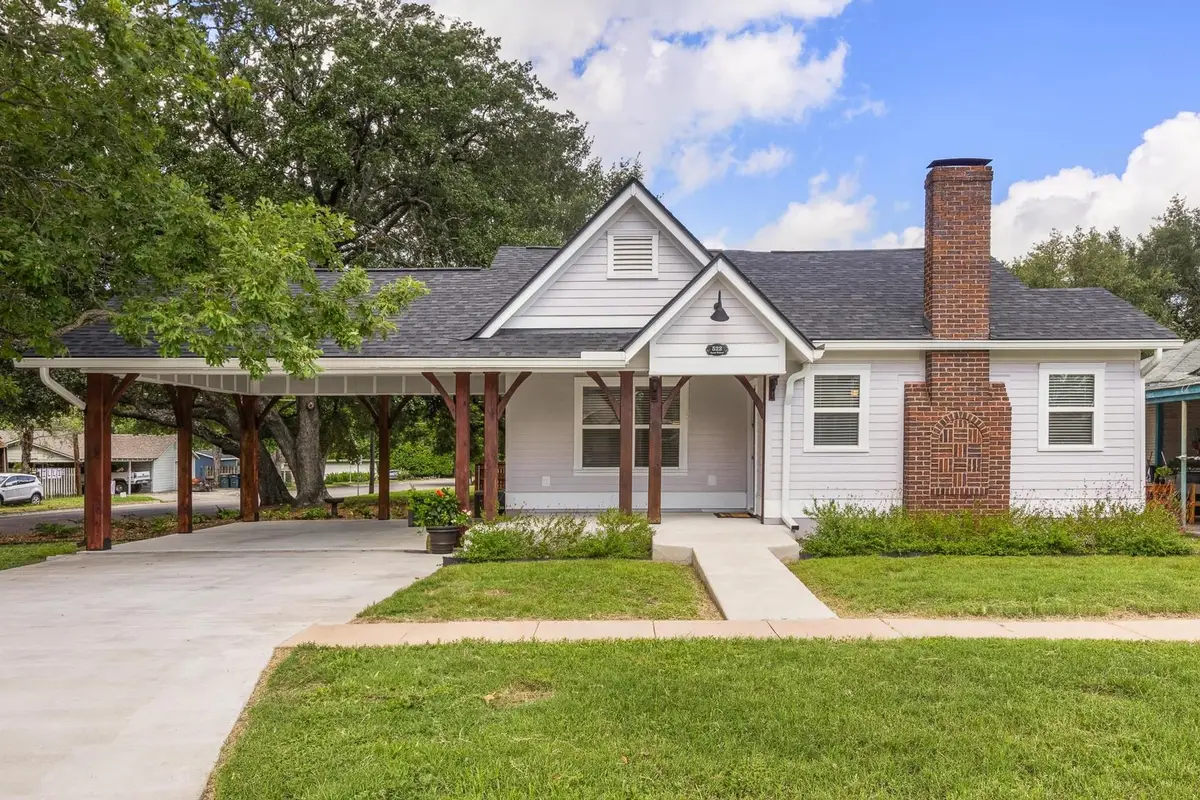522 S Walnut Ave, Luling, TX 78648 - Image #1