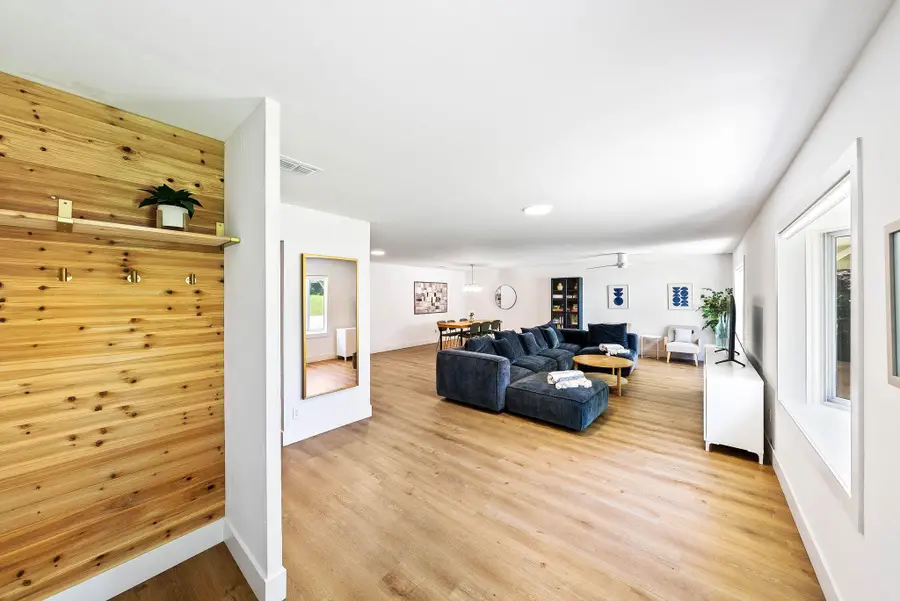 730 Gloria Dr, Seguin, TX 78155 - Image #3