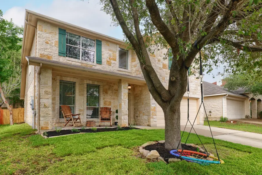 9212 Pioneer Forest Dr, Austin, TX 78744 - #2