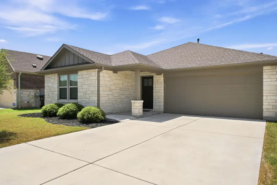 250 Finstown St, Hutto, TX 78634 - #3