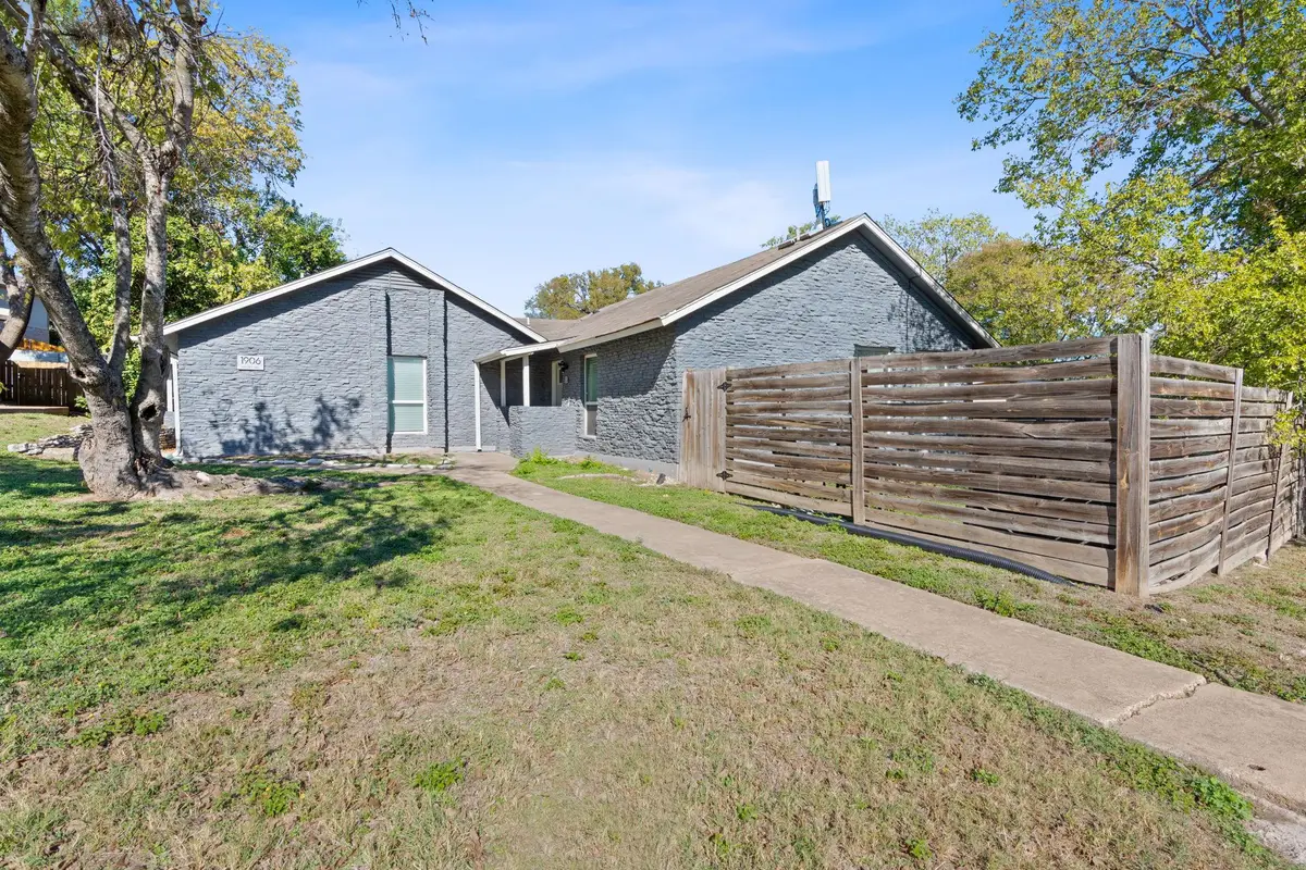 1906 Valley Hill Cir, Austin, TX 78741 - Image #1