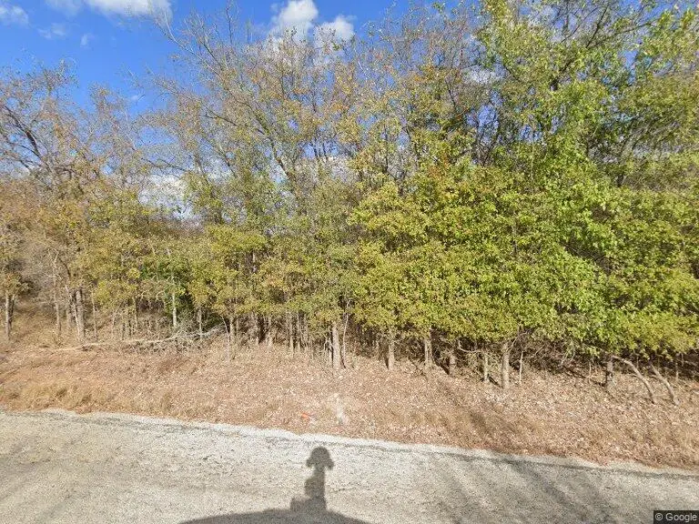 312 Riverside Dr, Bastrop, TX 78602 - #1