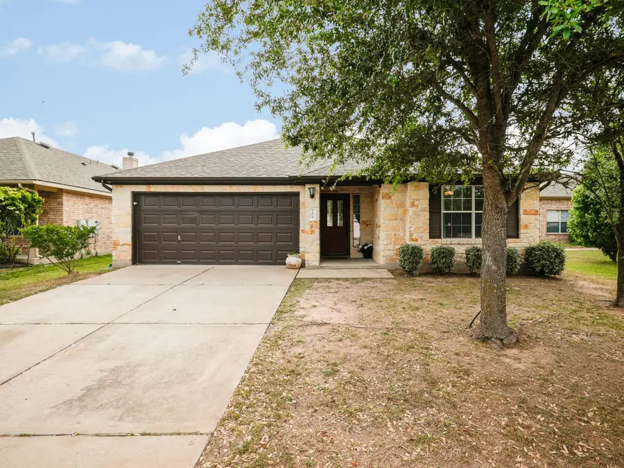 204 Caliber Cv, Bastrop, TX 78602 - Image #2