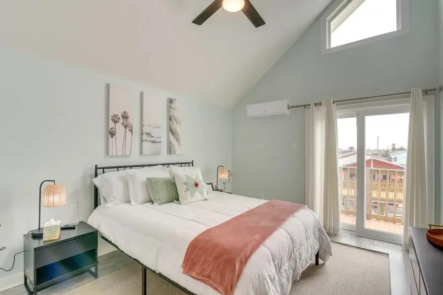 16525 Jamaica Cove Rd, Jamaica Beach, TX 77554 - Image #3