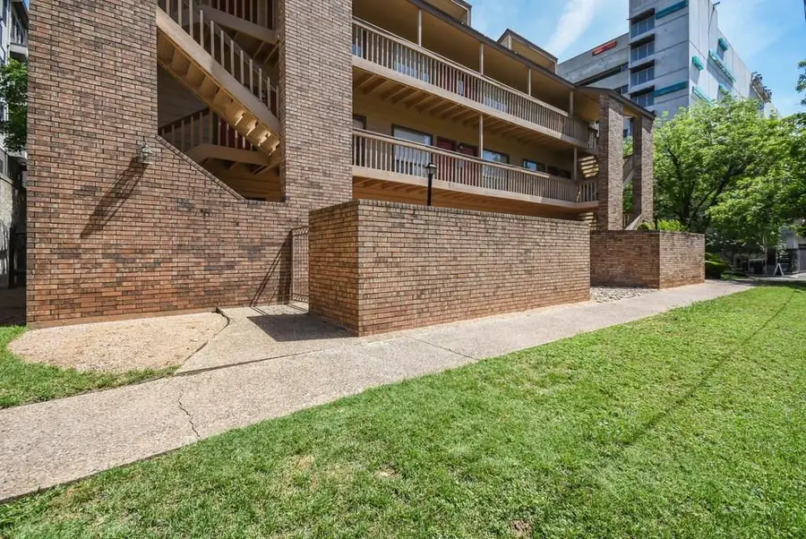 2210 Pearl St #304, Austin, TX 78705 - Image #2