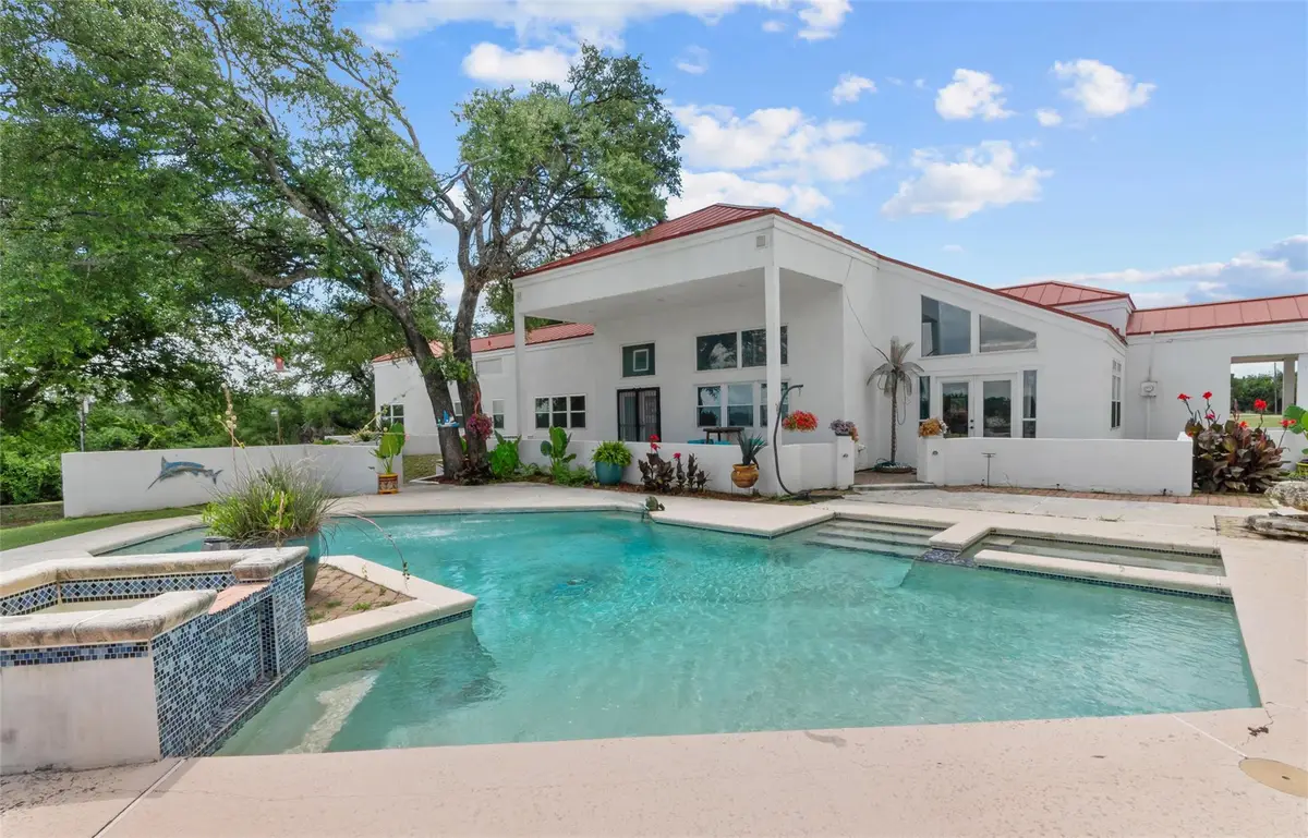 6750 N Lakeview Dr, Salado, TX 76571 - #1