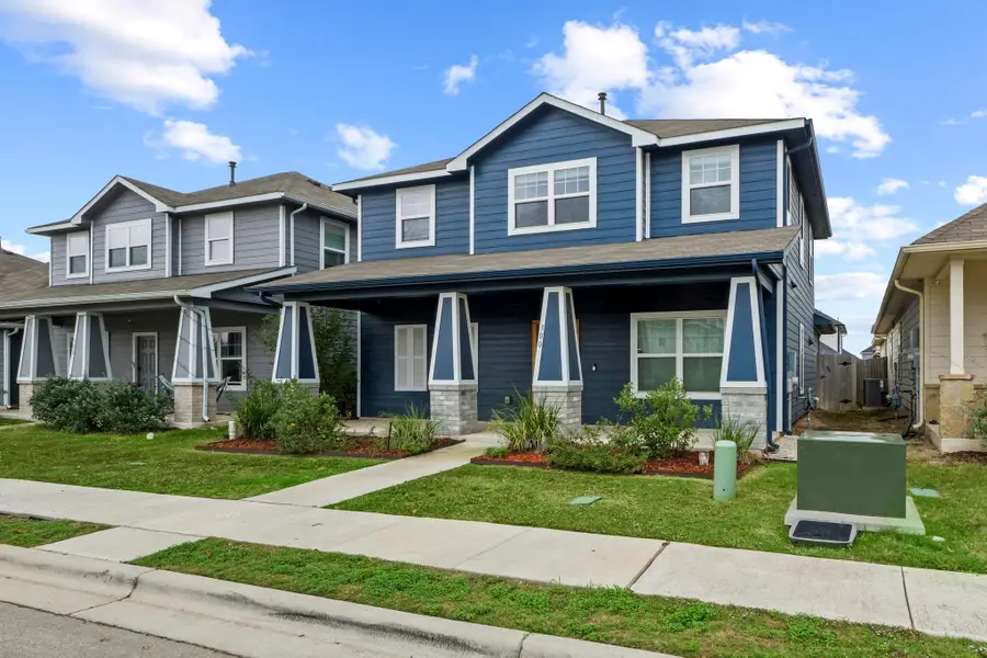 300 Eagle Lake Dr, Hutto, TX 78634 - Image #2