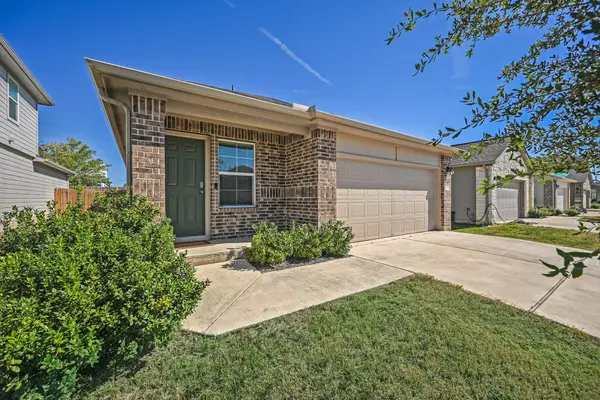 19108 Bear Grass Dr, Elgin, TX 78621