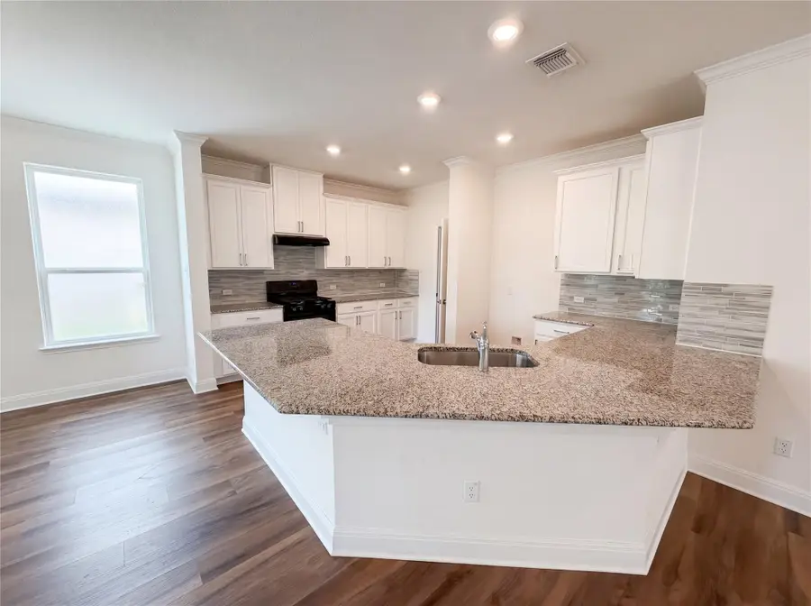401 Fort William St #33, Hutto, TX 78634 - #2