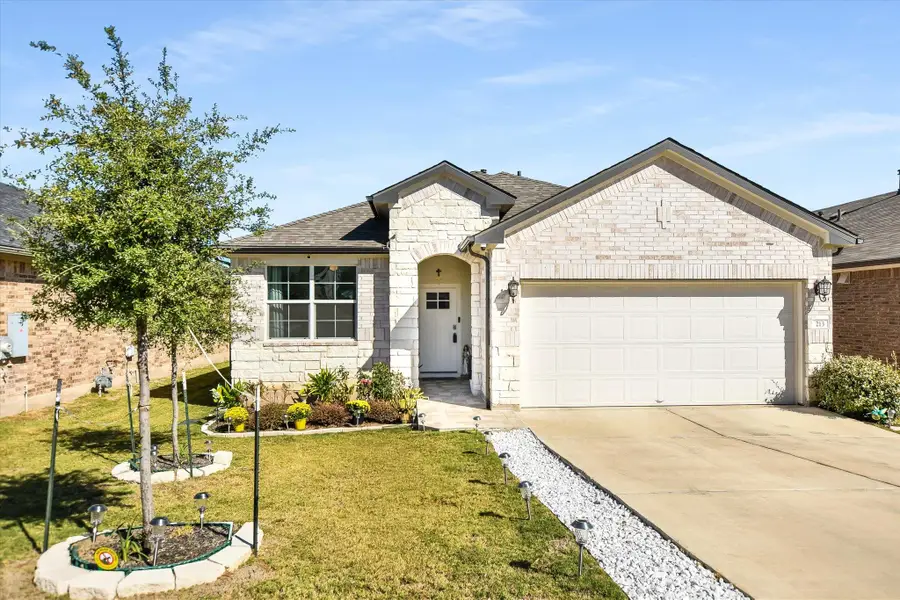 213 Brooklyn Dr, Georgetown, TX 78626 - Image #2