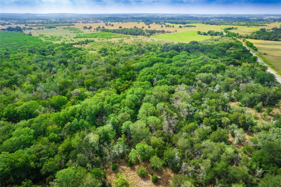 000 Ebbon Rd, Luling, TX 78648 - #3
