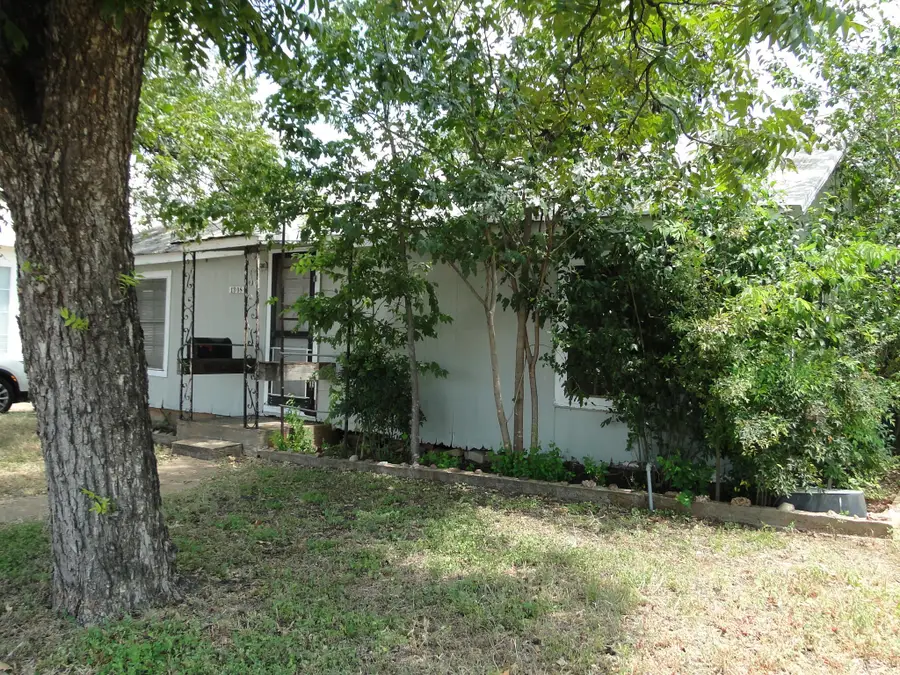 1308 Ford St, Llano, TX 78643 - Image #3