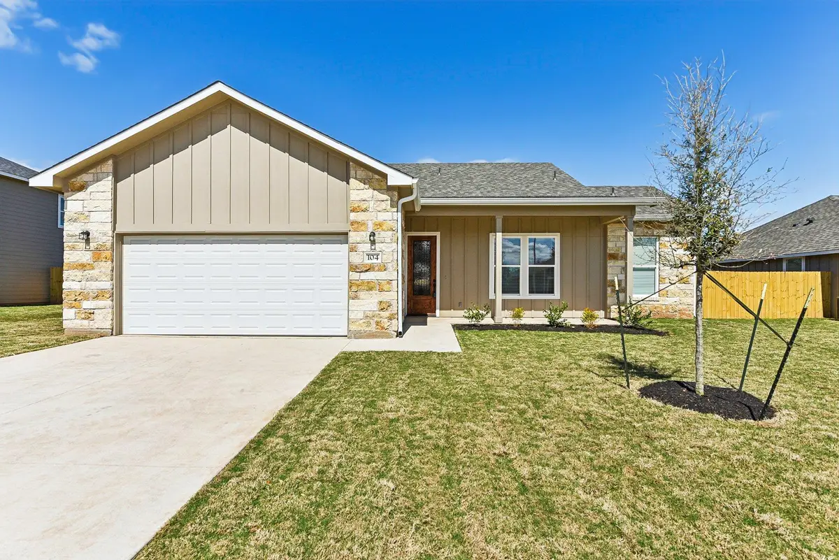 104 Callie St, Smithville, TX 78957 - Image #1