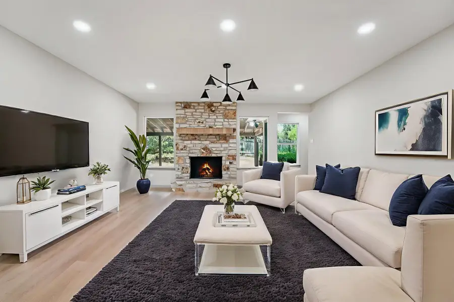 8304 Alabama Dr, Austin, TX 78745 - Image #2