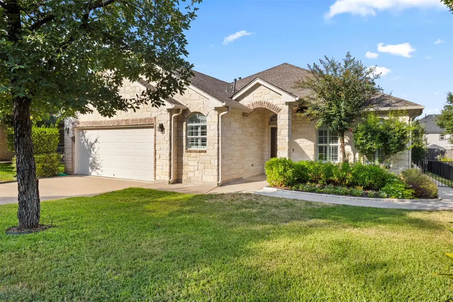 304 Brazos Dr, Georgetown, TX 78628 - Image #2
