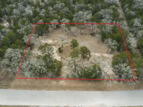 000 Leisure Ln, Cedar Creek, TX 78612