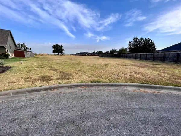 102 Davis Ct, Thorndale, TX 76577