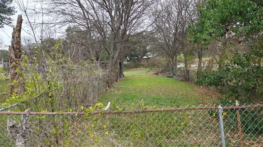 8613 Georgian Dr, Austin, TX 78753 - Image #2