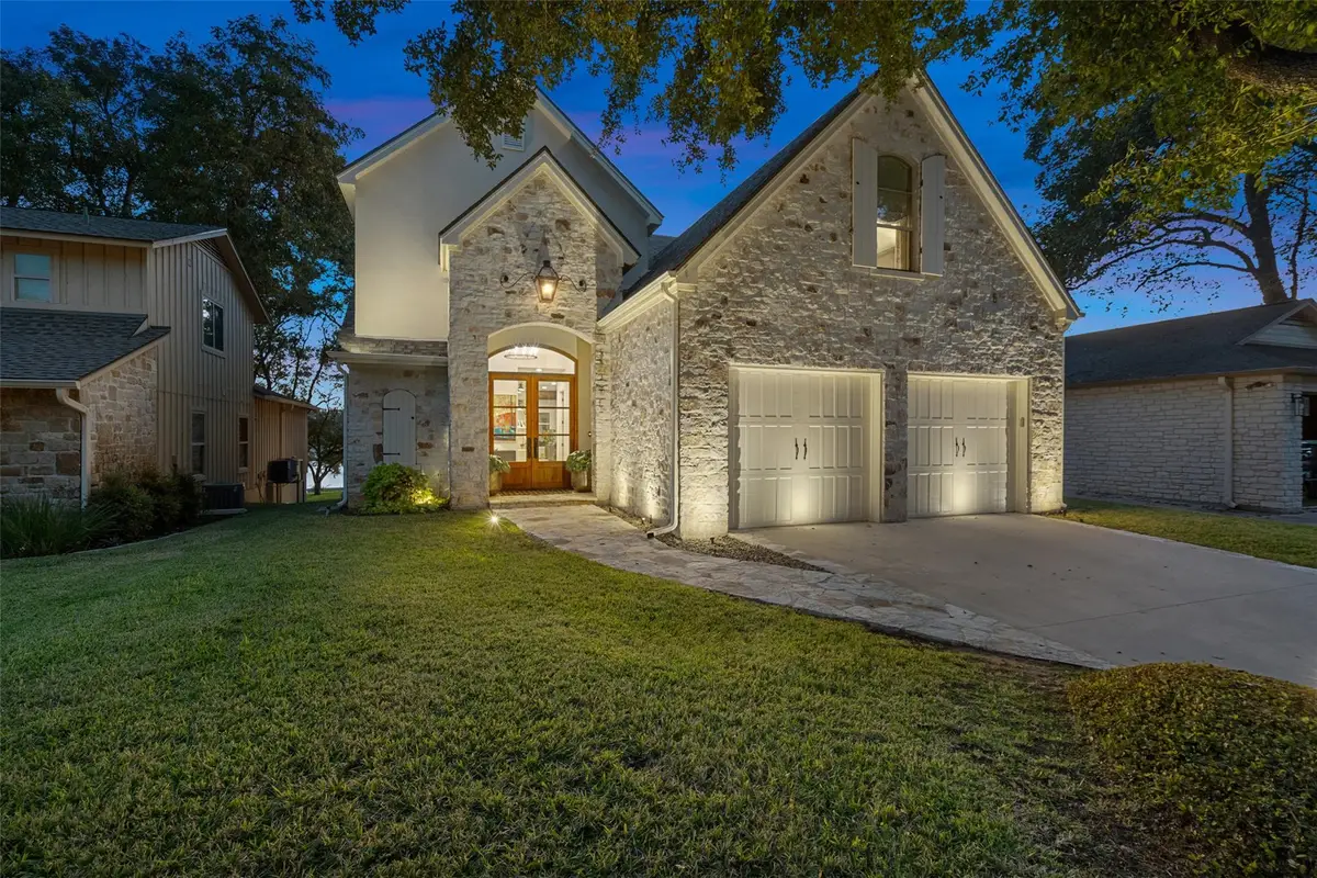 327 Meadowlakes Dr, Meadowlakes, TX 78654 - #1