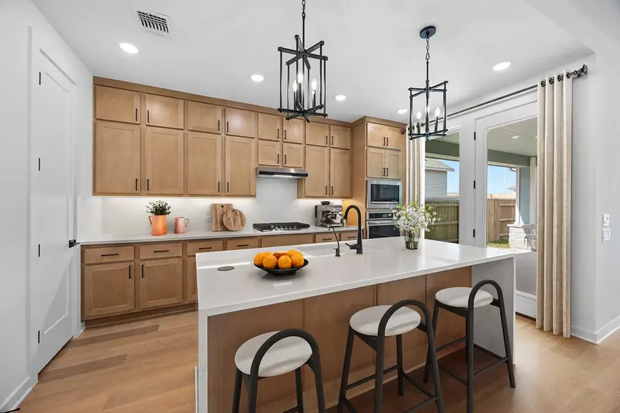 8704 Aracari Cv, Austin, TX 78744 - Image #2