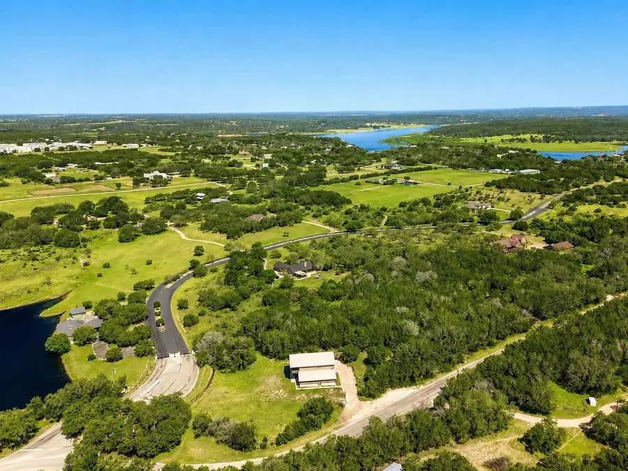 112 Ridge Harbor Dr, Spicewood, TX 78669 - #2