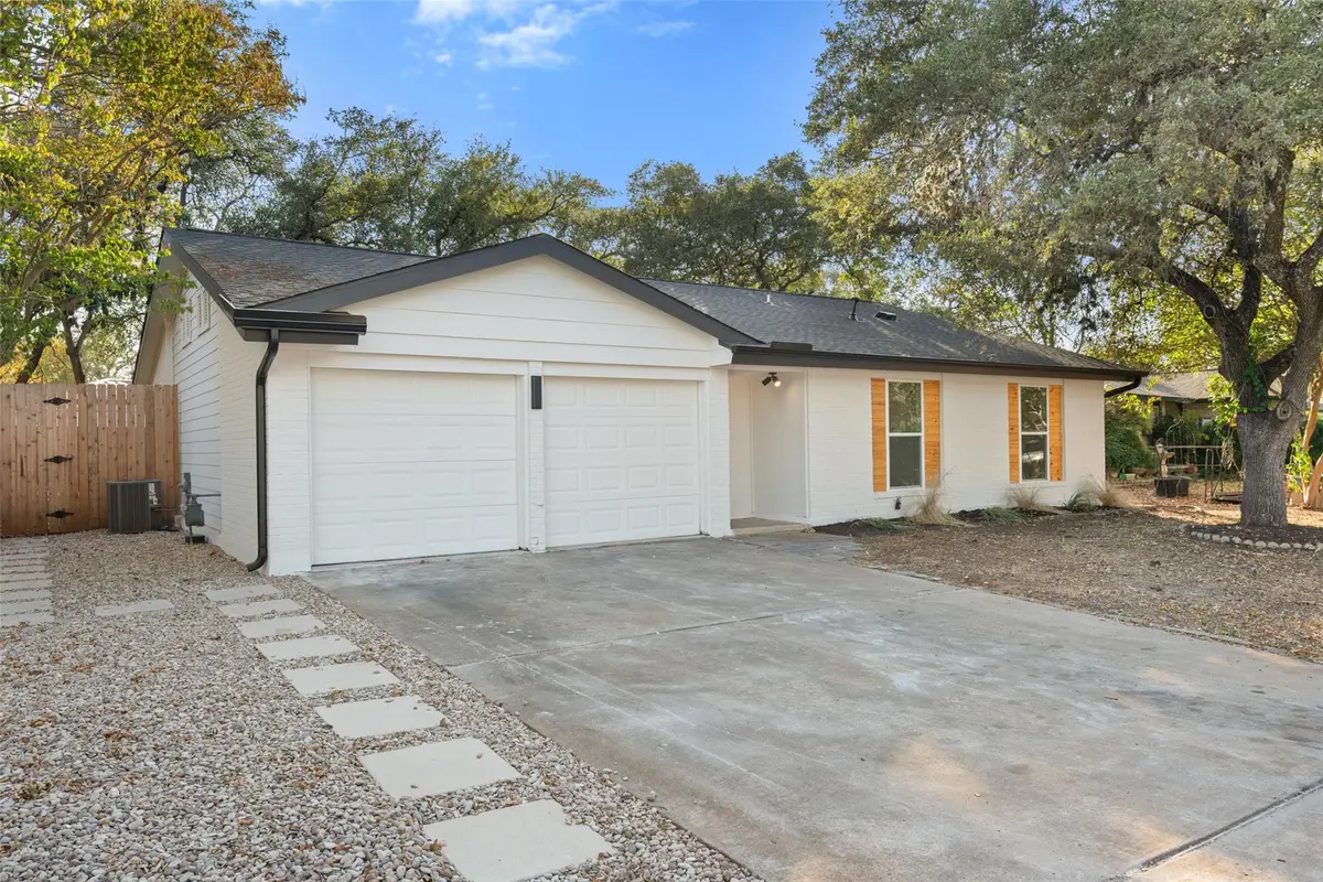 7729 Croftwood Dr, Austin, TX 78749 - Image #1