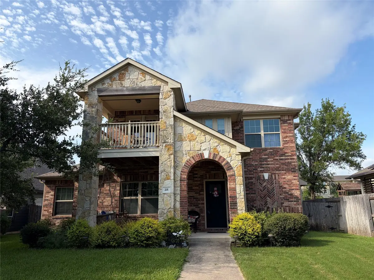 201 Sycamore St, Georgetown, TX 78633 - #1