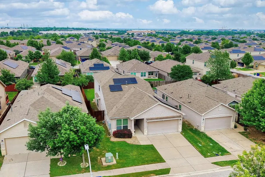 6905 Vail Ridge St, Austin, TX 78744 - #2