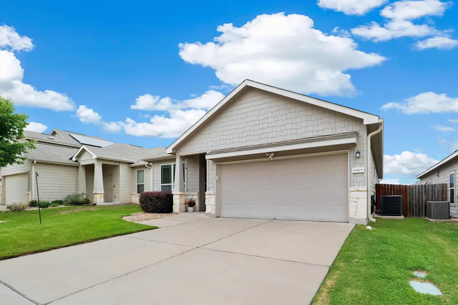 6905 Vail Ridge St, Austin, TX 78744 - #3