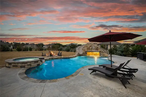 104 Crossfire Cv, Liberty Hill, TX 78642