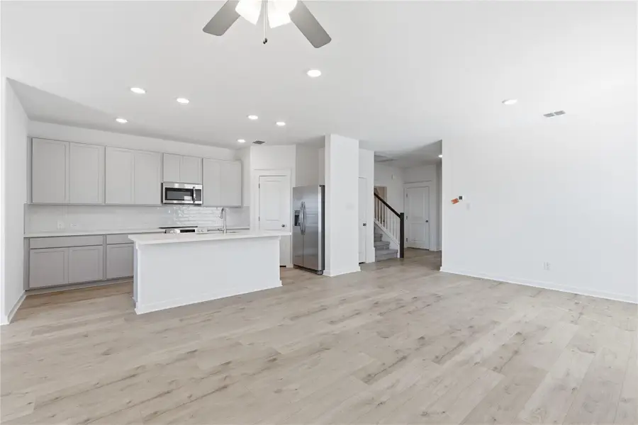 213 Red Wolf Dr, Jarrell, TX 76537 - Image #2