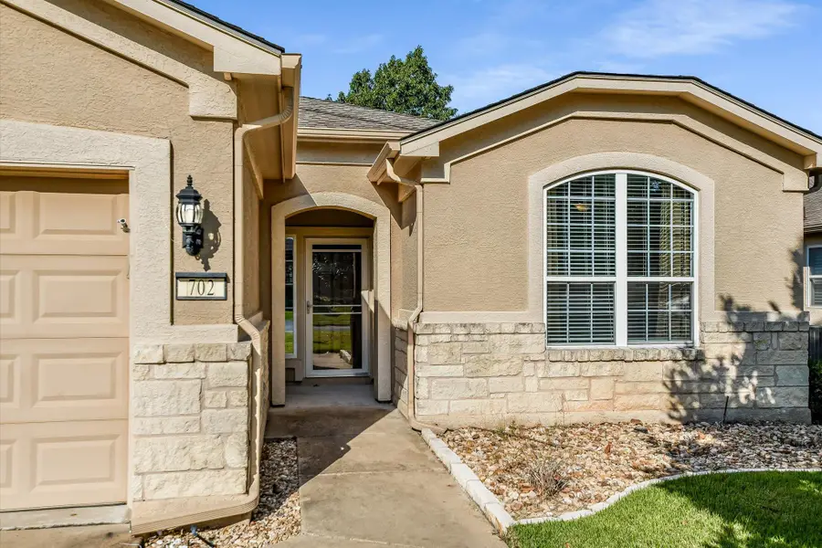 702 Independence Creek Ln, Georgetown, TX 78633 - Image #2