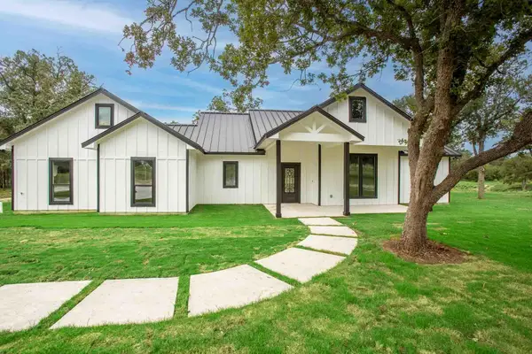 337 Smitty Ln, Lockhart, TX 78644