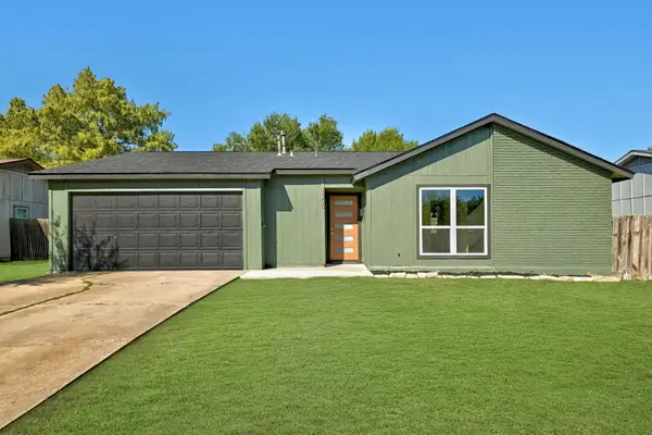 1306 Green Downs Dr, Round Rock, TX 78664