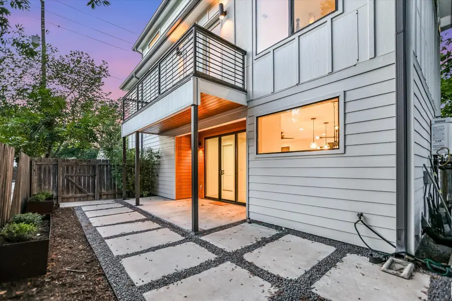 1127 Gunter St #1, Austin, TX 78702 - #3