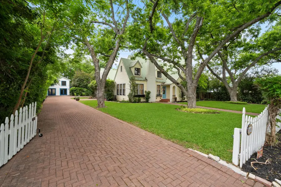 1310 E University Ave, Georgetown, TX 78626 - #2