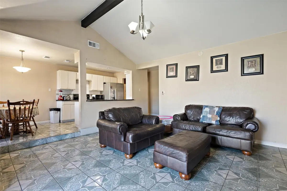 1712 Pine Knoll Dr, Austin, TX 78758 - Image #1