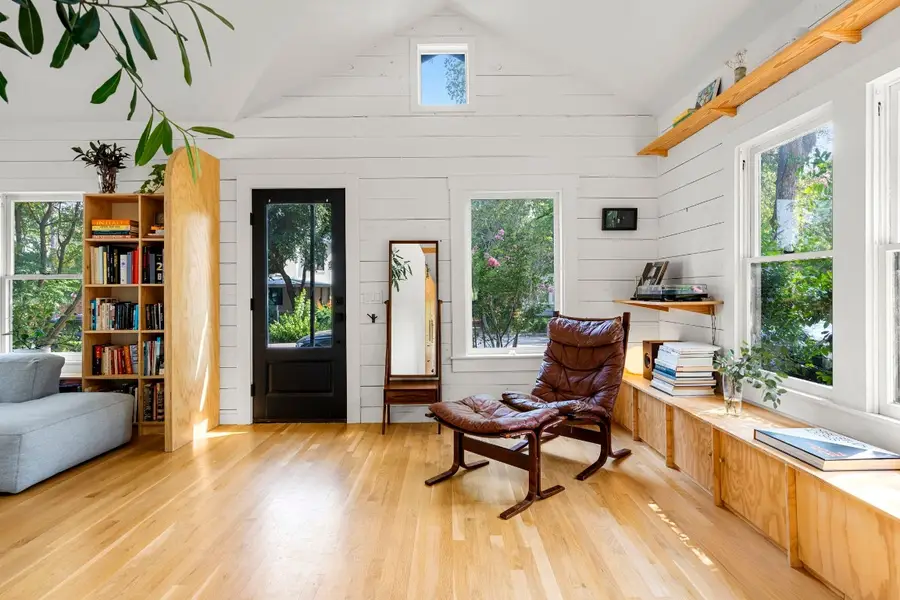 810 Keasbey St, Austin, TX 78751 - Image #2