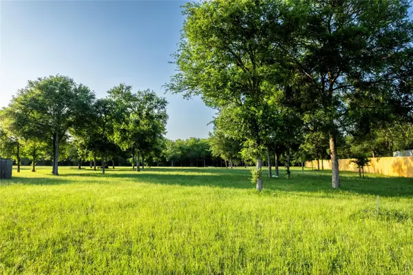 112 Creekwood Trl, Cedar Creek, TX 78612