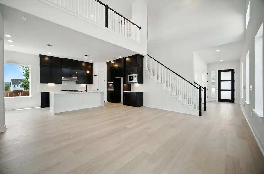 12105 Cearley Dr, Austin, TX 78758 - Image #2