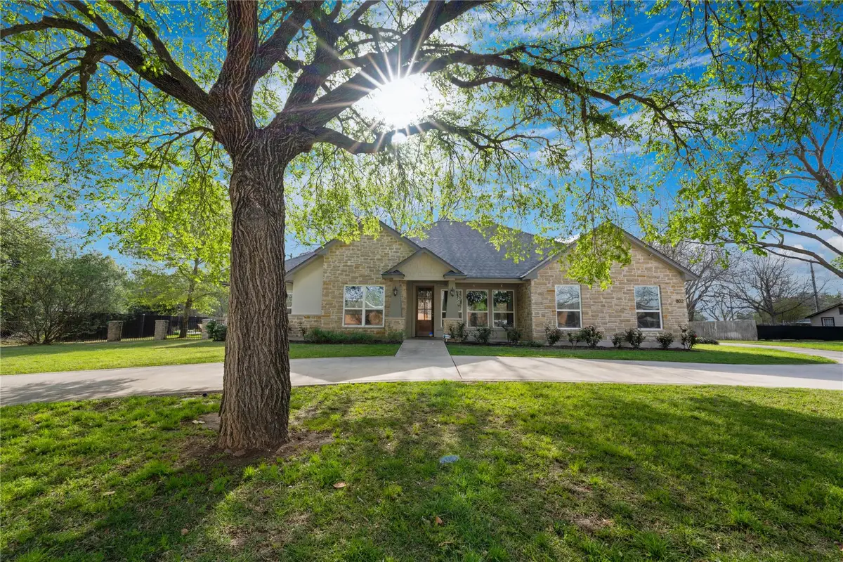 802 Wilkes St, Smithville, TX 78957 - #1