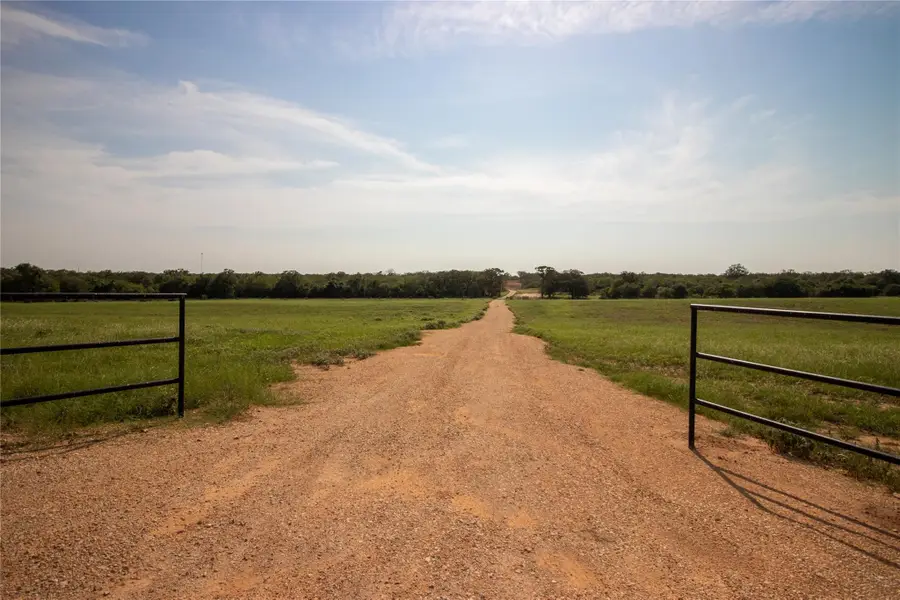 6562 Cross Rd, Seguin, TX 78155 - #2