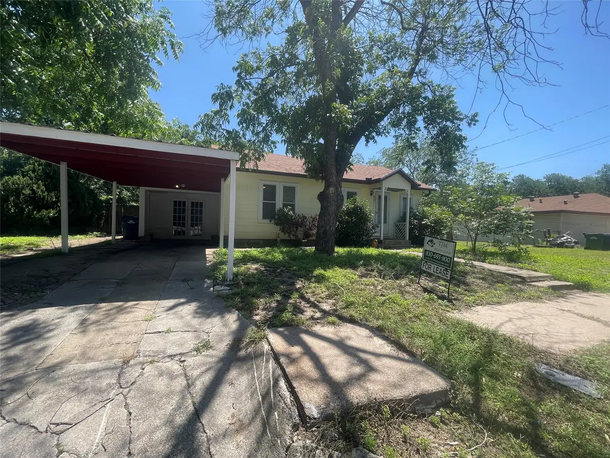 607 N Main St, Burnet, TX 78611 - #1