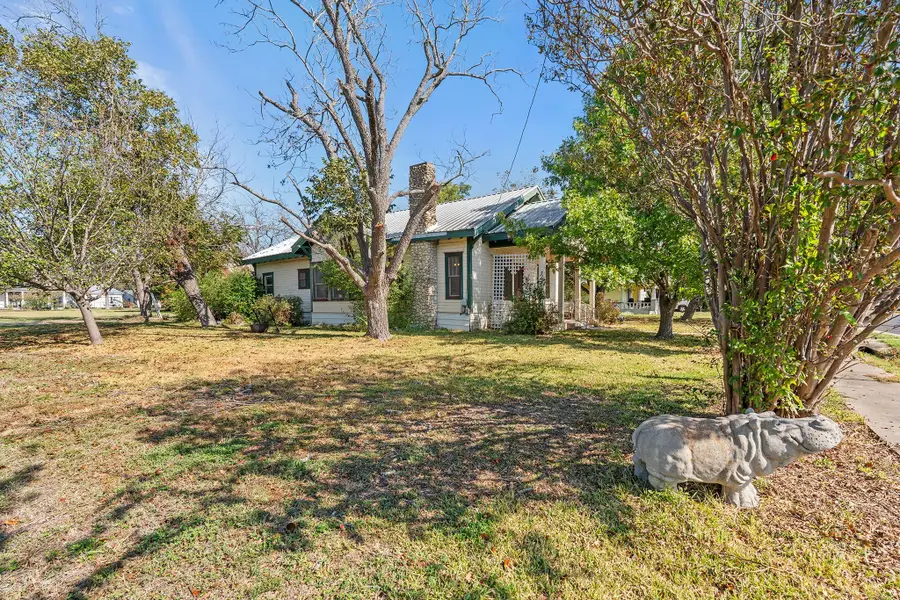 110 W Pecan St, Hutto, TX 78634 - #3