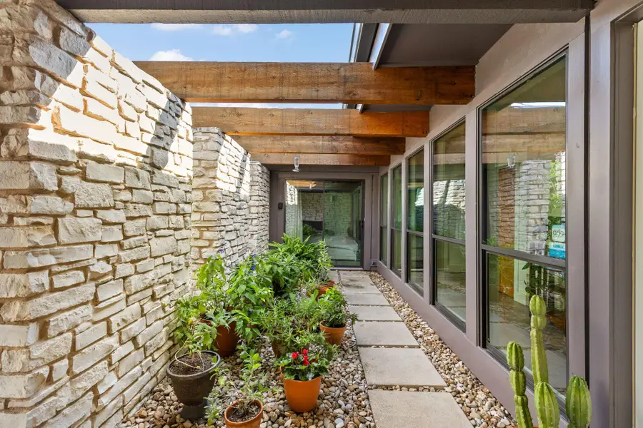 6806 Silvermine Dr, Austin, TX 78736 - #3
