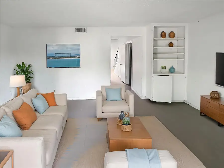 8611 Putnam Dr #101, Austin, TX 78757 - #2