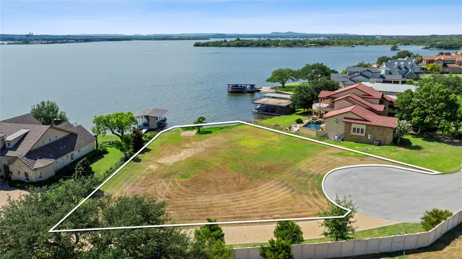 207 Wilderness Dr E, Marble Falls, TX 78654 - Image #2