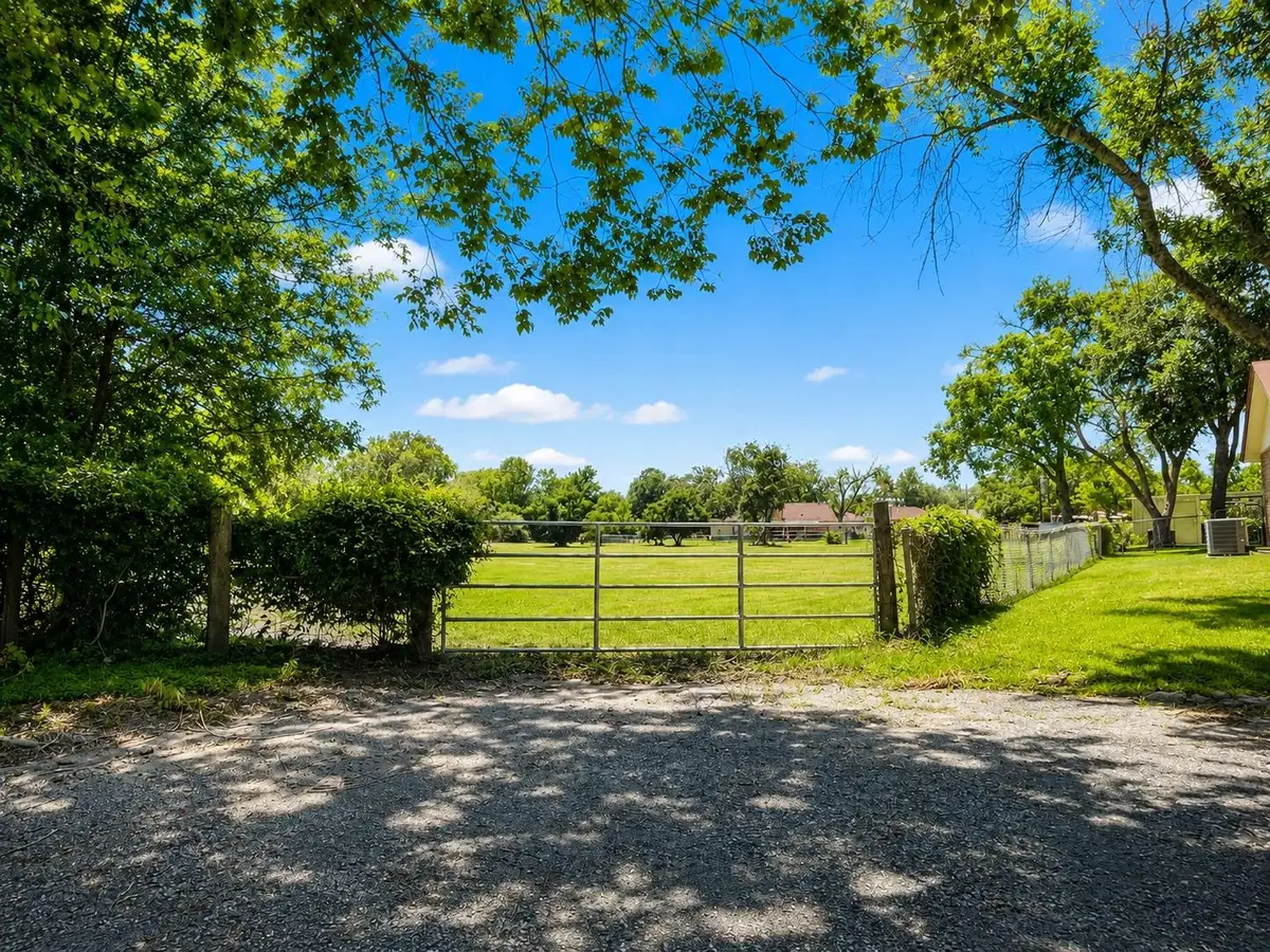 TBD S Knox Ave, Giddings, TX 78942 - #1