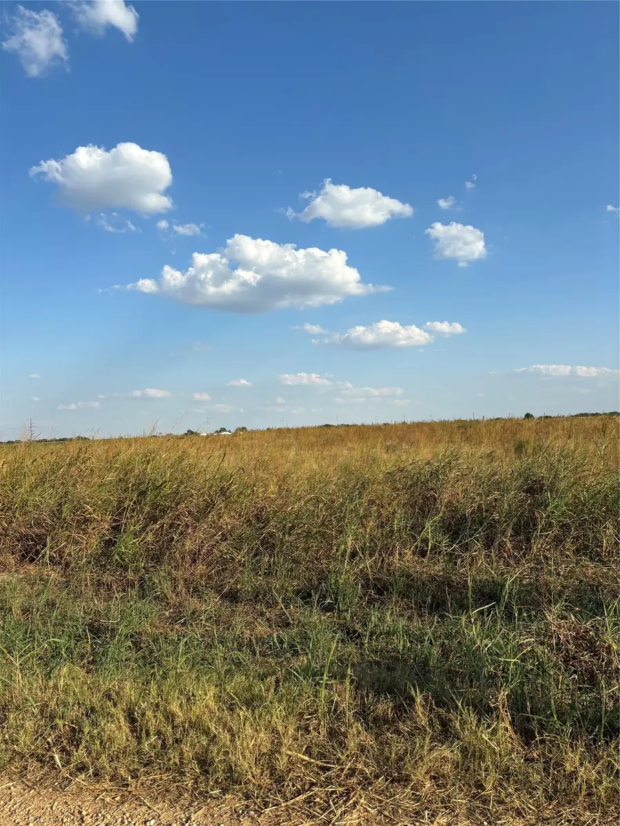 305 County Rd 134, Burlington, TX 76519 - Image #2